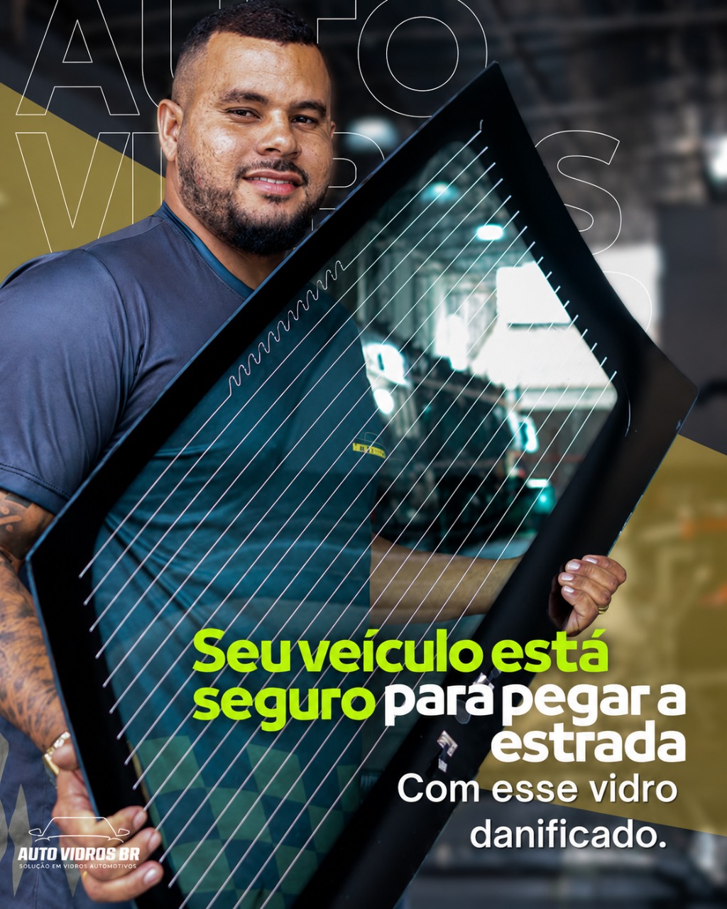 Técnico segurando vidro automotivo novo